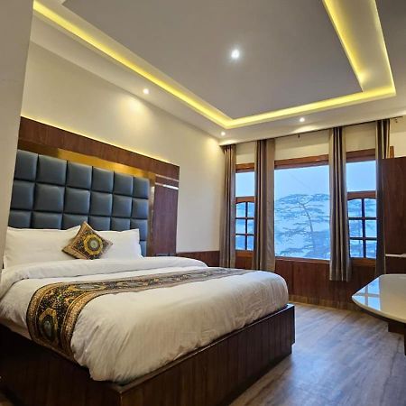 Mountain Zest- Simla Royale Near Mall Road Free Pickup From Railway Station Simla المظهر الخارجي الصورة