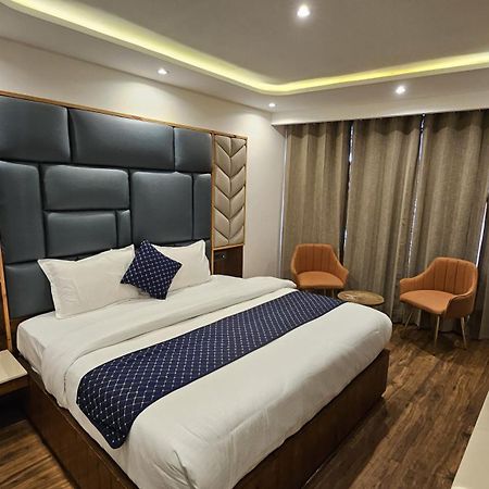 Mountain Zest- Simla Royale Near Mall Road Free Pickup From Railway Station Simla المظهر الخارجي الصورة