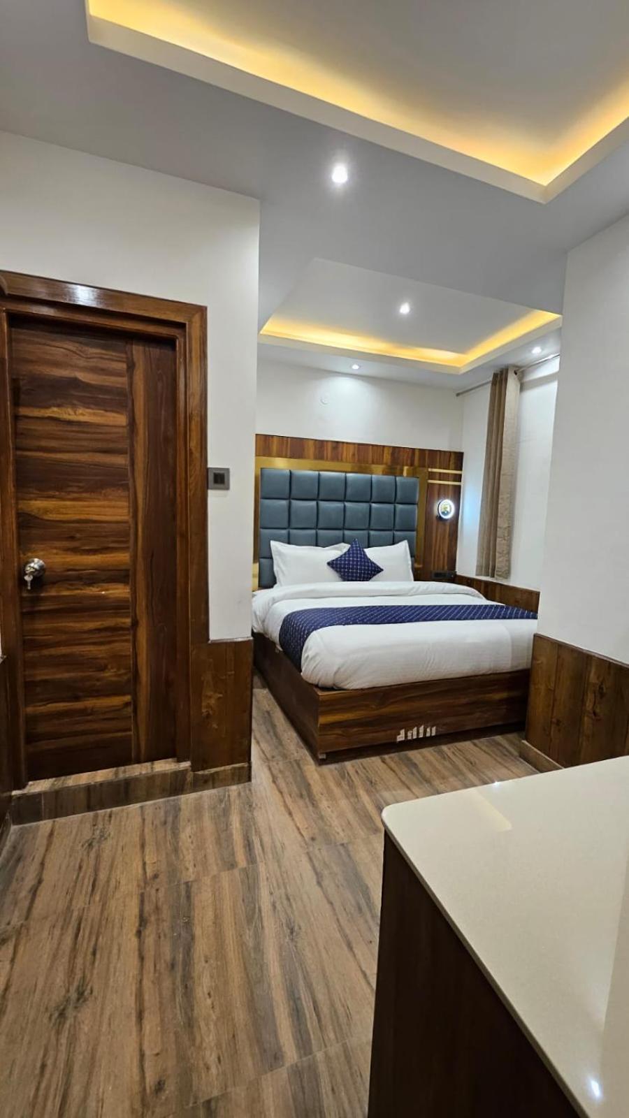 Mountain Zest- Simla Royale Near Mall Road Free Pickup From Railway Station Simla المظهر الخارجي الصورة