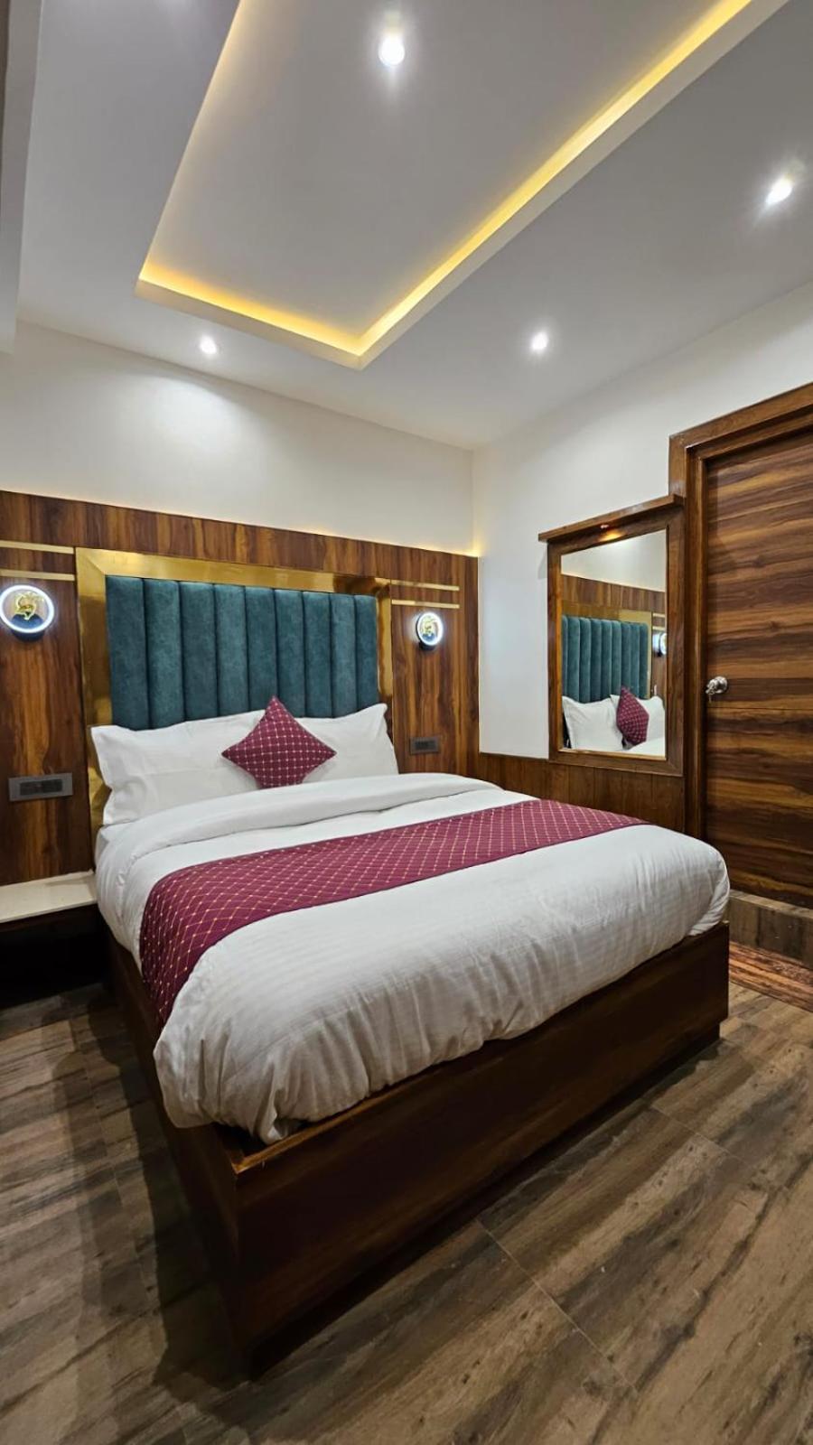 Mountain Zest- Simla Royale Near Mall Road Free Pickup From Railway Station Simla المظهر الخارجي الصورة