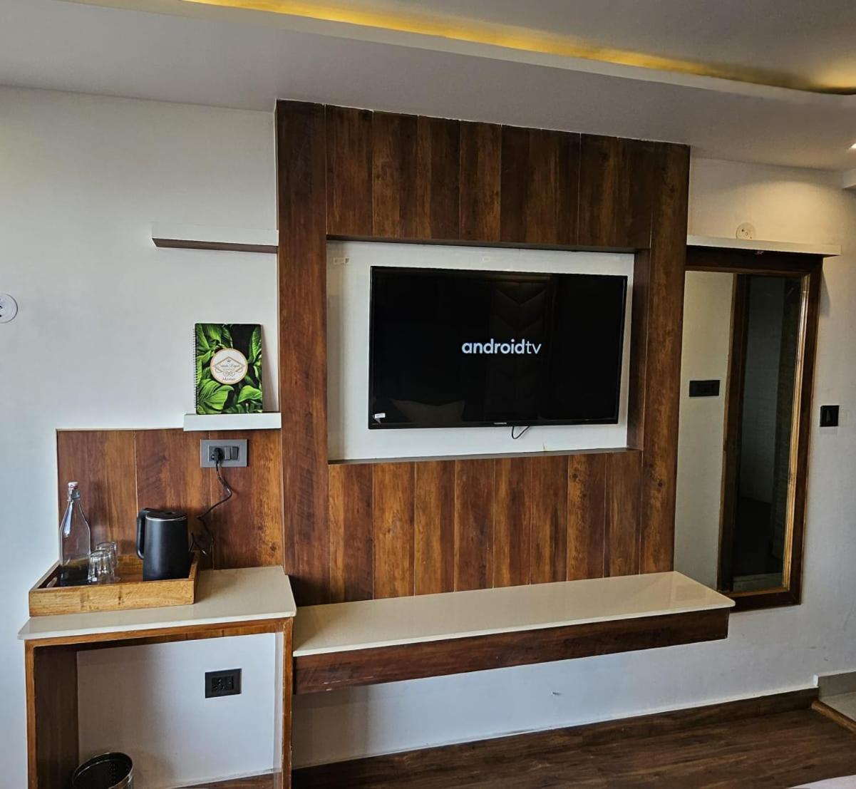 Mountain Zest- Simla Royale Near Mall Road Free Pickup From Railway Station Simla المظهر الخارجي الصورة