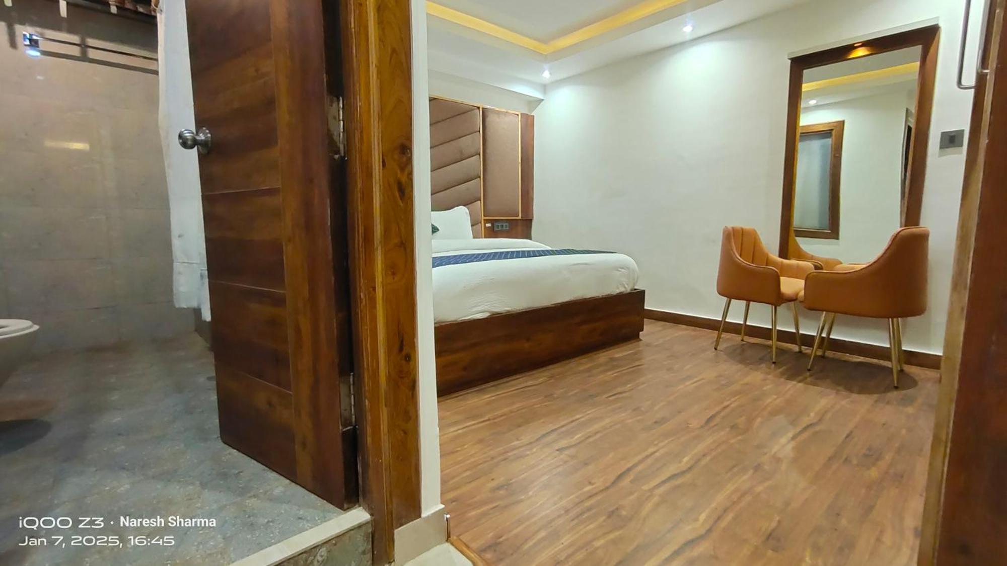 Mountain Zest- Simla Royale Near Mall Road Free Pickup From Railway Station Simla المظهر الخارجي الصورة